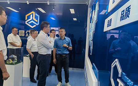 歷城區(qū)區(qū)委書記張軍蒞臨濟南晶眾光電，助力科技創(chuàng)新與產(chǎn)業(yè)升級